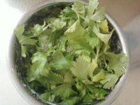 营养美食之蒸芹菜叶做法图解1)