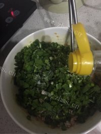 香飘十里的韭菜饼做法图解3)