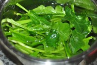 美味的菠菜鸡肉沙拉做法图解2)