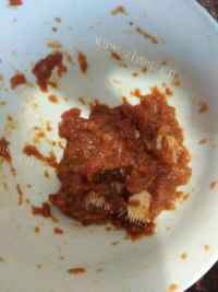 美味的猪肉玉米饺子做法图解3)