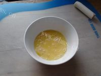色香味浓的土豆鸡蛋饼做法图解3)