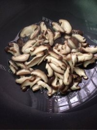 家常菜香菇山药炒肉片做法图解7)