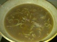 「家有大厨」肉皮冻做法图解8)