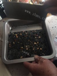 自制芝麻花生糖做法图解7)