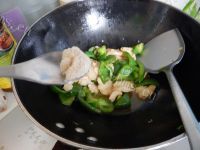 喷香菜椒炒鱼片做法图解15)