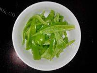 自制香菇肉丝面做法图解1)
