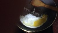 美味的腊肠鸡蛋炒饭做法图解5)