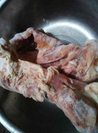美味鸡骨架炖土豆做法图解1)
