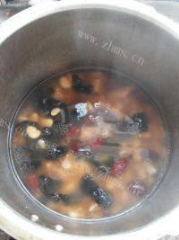 我的银豆排骨汤做法图解7)