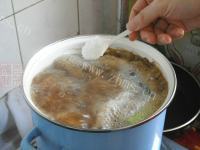 珍馐美味的酱肘子做法图解7)