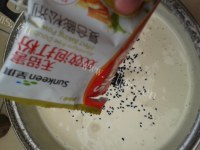 自制黑芝麻蛋糕做法图解3)