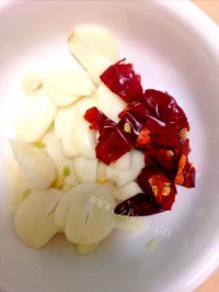 家常菜五花肉炒花菜做法图解2)