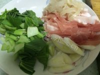 咸甜适中的腐竹炒肉做法图解1)