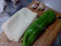 十分诱人的尖椒干豆腐做法图解1)