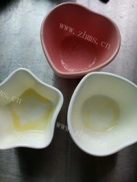 色味俱佳的面包布丁做法图解4)