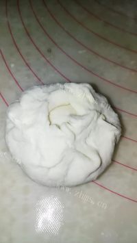 回味无穷的香菇素菜包做法图解11)
