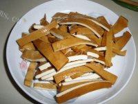 豆干炒芹菜自制做法图解3)