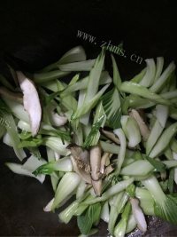 玉盘珍馐的香菇青菜面做法图解4)