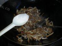 家常菜香干小炒肉做法图解13)