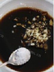 蒜香醋花生做法图解7)