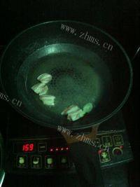 满口生香的杏鲍菇炒青椒做法图解4)