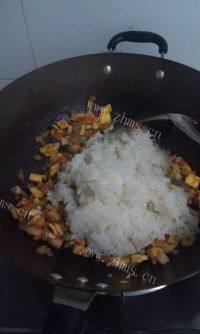 营养丰富的什锦蛋炒饭