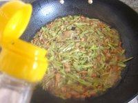 家常菜扁豆肉丝做法图解8)