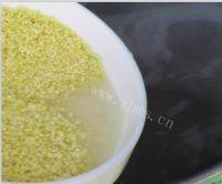 自制的双豆小米汤做法图解6)