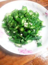 家常菜秋葵炒肉片做法图解3)