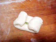 美味的葱花油饼做法图解7)