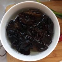 回味无穷的山药炒木耳做法图解1)
