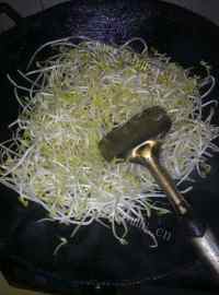 色香味浓的清炒豆芽做法图解3)
