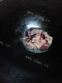 西芹炒鸡杂做法图解4)