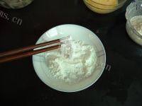 诱人的香酥鱿鱼圈做法图解8)