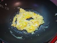 美味的鸡蛋紫甘蓝炒饭做法图解6)