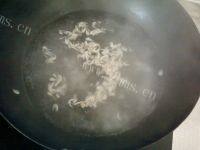 营养美食之紫菜蛋花汤做法图解3)