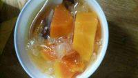很有食欲的银耳木瓜糖水