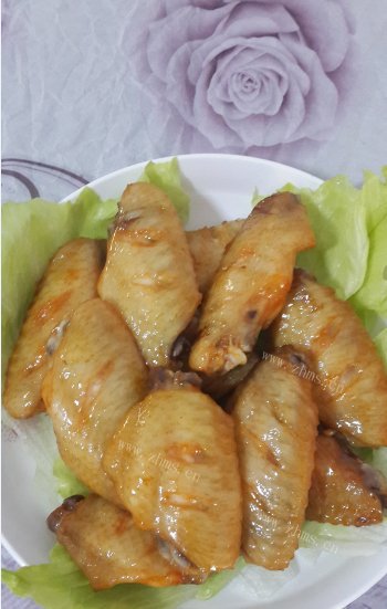 特色美食蜜汁烤鸡翅