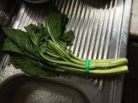 家常菜芥菜咸蛋汤做法图解1)