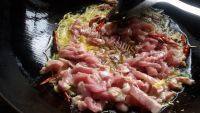 家常菜豆干炒肉丝做法图解5)