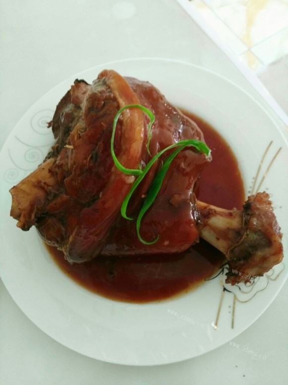 喷香的东坡肘子