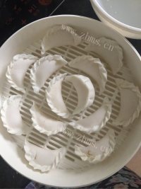 美味的奶黄水晶饺做法图解6)