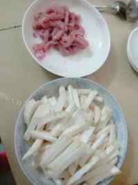 家常菜杏鲍菇炒肉丝做法图解1)