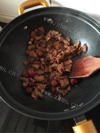营养的山药炖牛腩做法图解4)