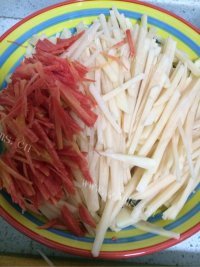 家常菜土豆丝炒肉做法图解1)