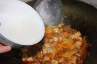 味道香醇的肉末烧豆腐做法图解9)