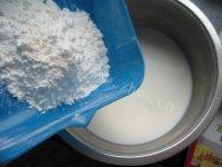 软嫩的脆皮炸鲜奶做法图解2)