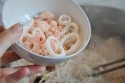 海鲜炒粉做法图解9)