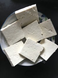 好吃的豆豉蒜香蒸排骨豆腐做法图解4)