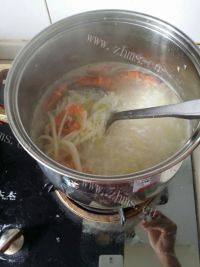 美味营养的海鲜粥做法图解13)